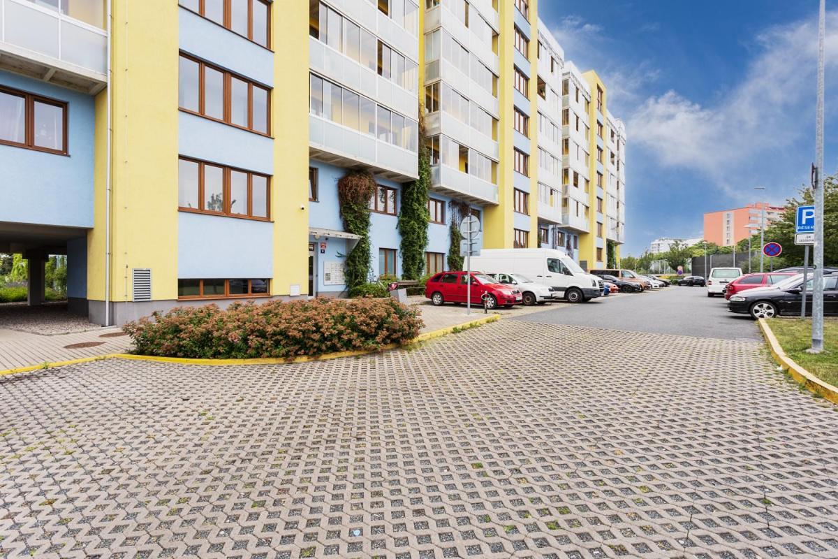 96m2 Designer Apartment, Free Garage Parking Appartement Prague
