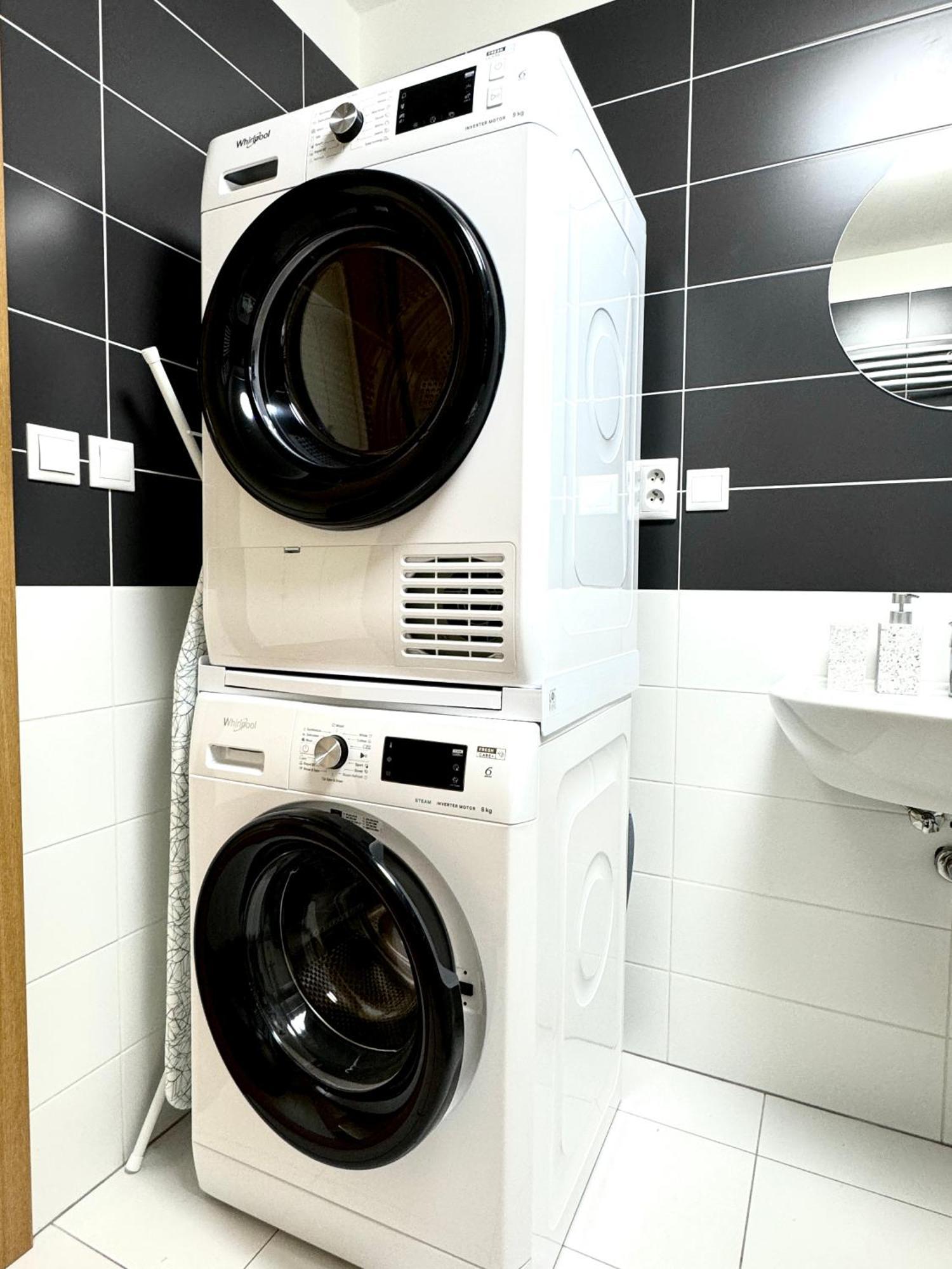 96m2 Designer Apartment, Free Garage Parking Appartement Prague